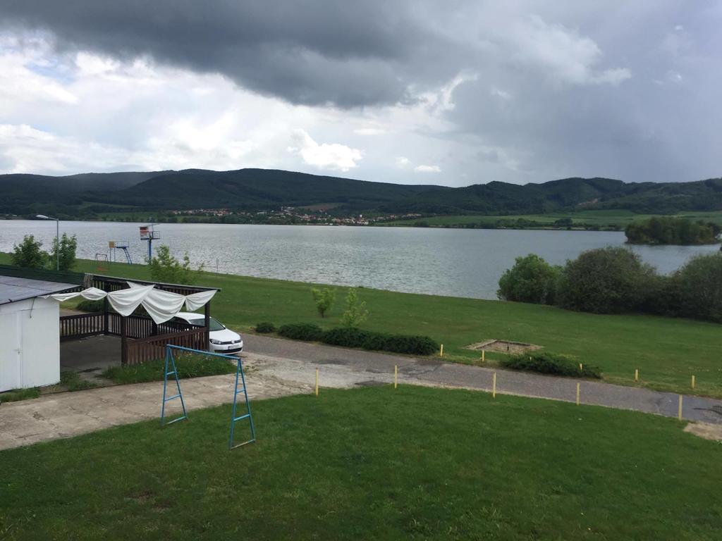 Turisticka Ubytovna Hotel Divín מראה חיצוני תמונה